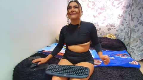 Snapshot of antonella0769 chatting on January 17, 3:00 pm ANTONELLA WILLIAM INDEPENDIENTE online show from January 17, 3:00 pm