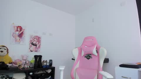 Snapshot of antonella_28_ chatting on October 23, 10:08 pm Antonella online show from October 23, 10:08 pm