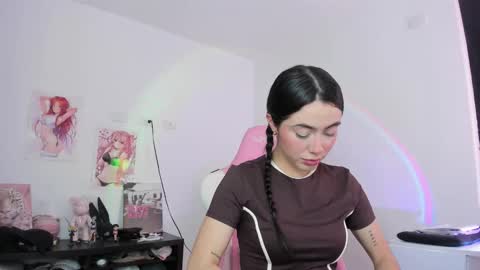 Snapshot of antonella_28_ chatting on November 24, 9:47 pm Antonella online show from November 24, 9:47 pm