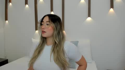 A N T O N E L L A  online show from January 25, 12:05 pm