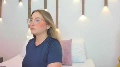 A N T O N E L L A  online show from February 12, 12:01 pm