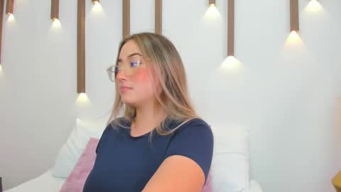 A N T O N E L L A  online show from February 12, 3:16 pm