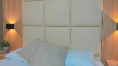 A N T O N E L L A  online show from November 4, 12:26 pm