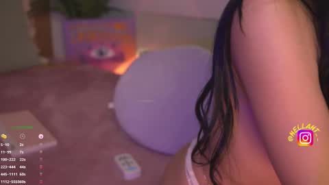 Snapshot of antonella_maitt chatting on February 19, 3:39 am Nell. online show from February 19, 3:39 am