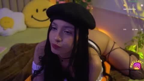 Snapshot of antonella_maitt chatting on October 31, 2:45 am Nell. online show from October 31, 2:45 am