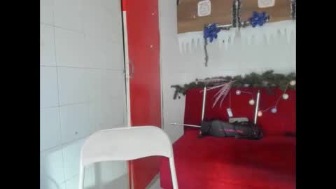 Snapshot of antonellakling_ chatting on December 31, 8:04 am ANTONELLA online show from December 31, 8:04 am