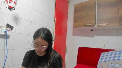 Snapshot of antonellakling_ chatting on January 7, 11:37 am ANTONELLA online show from January 7, 11:37 am