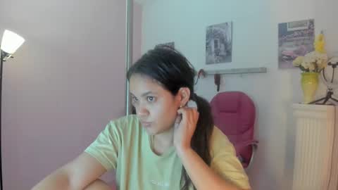 Snapshot of antonellakling_ chatting on January 13, 11:19 am ANTONELLA online show from January 13, 11:19 am