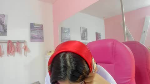 Snapshot of antonellakling_ chatting on January 27, 4:43 pm ANTONELLA online show from January 27, 4:43 pm