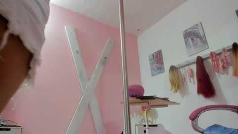 Snapshot of antonellakling_ chatting on January 31, 10:52 am ANTONELLA online show from January 31, 10:52 am