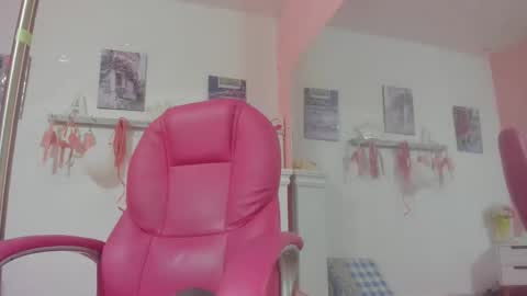 Snapshot of antonellakling_ chatting on March 11, 11:12 am ANTONELLA online show from March 11, 11:12 am