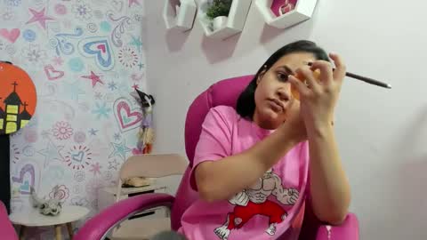 Snapshot of antonellakling_ chatting on October 9, 11:52 am ANTONELLA online show from October 9, 11:52 am