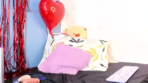 Snapshot of antonellasmith0 chatting on February 17, 12:48 pm ANTO online show from February 17, 12:48 pm