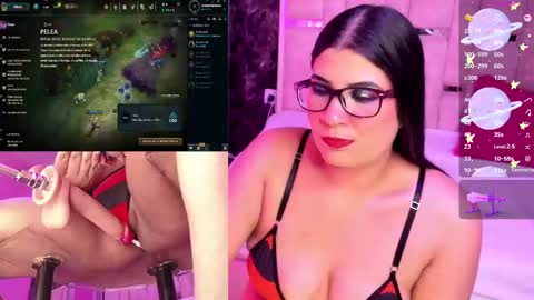 Snapshot of antonellavega__ chatting on October 6, 6:00 am Antonella online show from October 6, 6:00 am