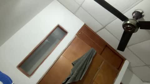 Snapshot of antoniabloom chatting on December 5, 2:42 am Antonia online show from December 5, 2:42 am