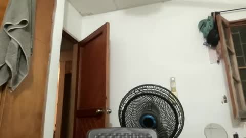 Snapshot of antoniabloom chatting on December 6, 2:46 am Antonia online show from December 6, 2:46 am