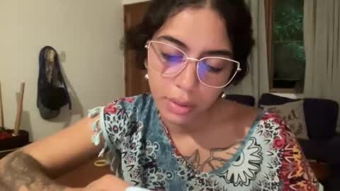 Snapshot of antoniabloom chatting on January 4, 4:23 am Antonia online show from January 4, 4:23 am