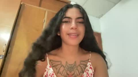 Snapshot of antoniabloom chatting on January 24, 1:35 am Antonia online show from January 24, 1:35 am