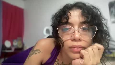 Snapshot of antoniabloom chatting on December 19, 3:02 am Antonia online show from December 19, 3:02 am