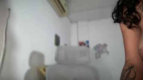 Snapshot of antoniabloom chatting on February 11, 2:27 am Antonia online show from February 11, 2:27 am