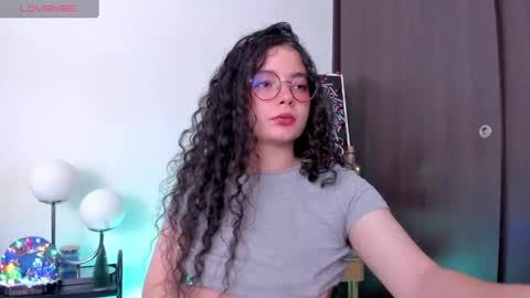 Antonia online show from December 4, 3:37 am