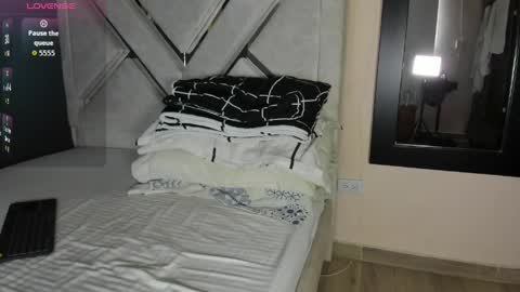 Antonio  online show from April 4, 2:25 pm