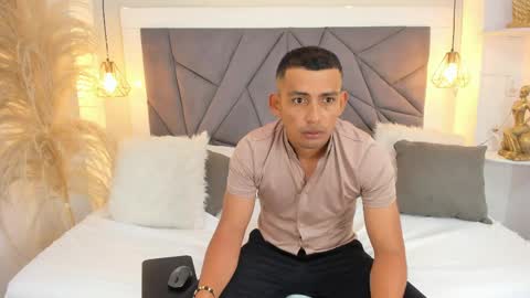 Antonio online show from May 1, 1:59 pm