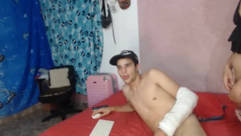Snapshot of antony_2024 chatting on December 25, 10:59 pm karol y antony online show from December 25, 10:59 pm