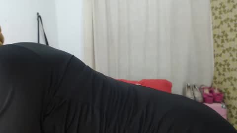 Snapshot of antony_2024 chatting on February 17, 7:53 pm karol y antony online show from February 17, 7:53 pm