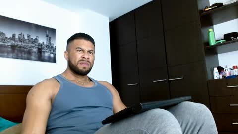 Snapshot of antonydangelo chatting on December 10, 3:41 am ANTONY D ANGELO online show from December 10, 3:41 am