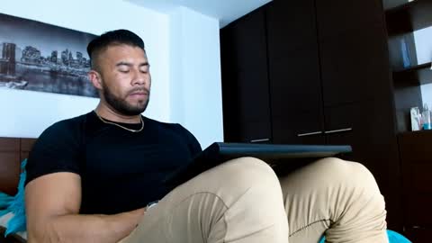 Snapshot of antonydangelo chatting on January 12, 3:17 am ANTONY D ANGELO online show from January 12, 3:17 am