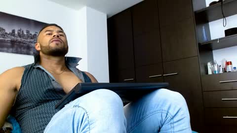 Snapshot of antonydangelo chatting on January 12, 7:21 pm ANTONY D ANGELO online show from January 12, 7:21 pm