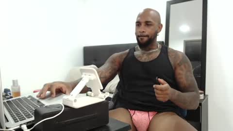 antwanblack11 online show from March 3, 2:04 pm