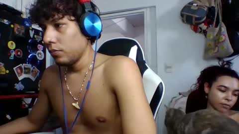 Snapshot of anuardhm chatting on November 7, 2:50 pm AnuarDHM online show from November 7, 2:50 pm