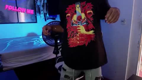 Snapshot of anuardhm chatting on December 2, 3:51 pm AnuarDHM online show from December 2, 3:51 pm