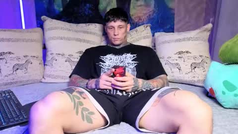 Snapshot of anubisgod88 chatting on November 19, 6:24 am Tom online show from November 19, 6:24 am