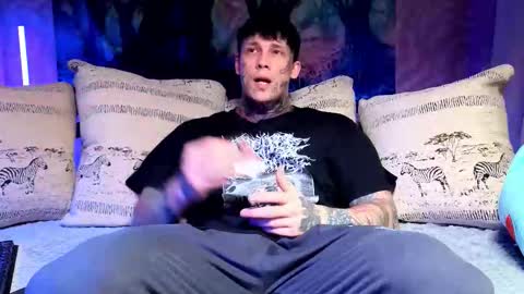 Snapshot of anubisgod88 chatting on December 18, 6:52 am Tom online show from December 18, 6:52 am