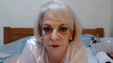 Snapshot of any_cat chatting on November 11, 9:09 am ANY CAT online show from November 11, 9:09 am