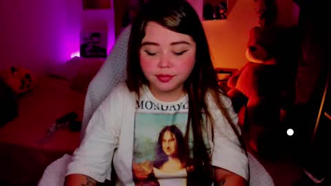   Independent model  online show from March 2, 6:16 am