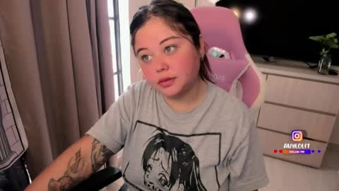   Independent model  online show from November 19, 4:29 pm