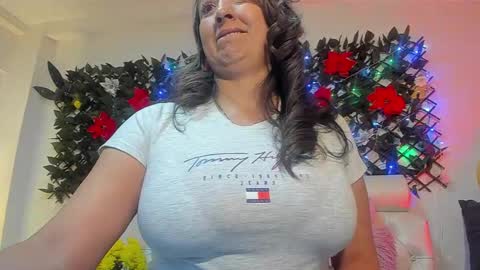 Snapshot of any_mour chatting on December 26, 3:42 pm any mour online show from December 26, 3:42 pm