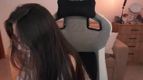 anya online show from February 9, 7:51 pm