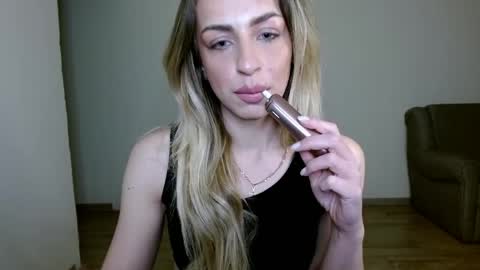 Anya online show from March 26, 9:20 pm