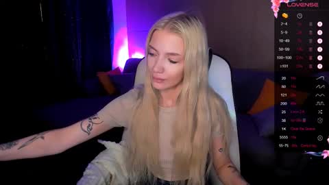 Snapshot of anyataylorr chatting on November 21, 3:16 am Anya online show from November 21, 3:16 am