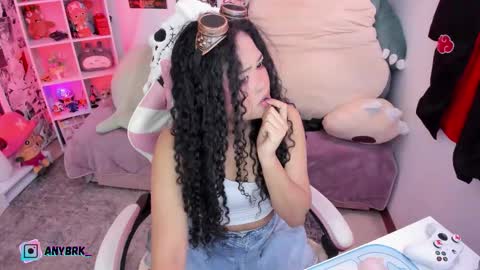 Snapshot of anyburkee chatting on November 12, 2:01 am Any online show from November 12, 2:01 am