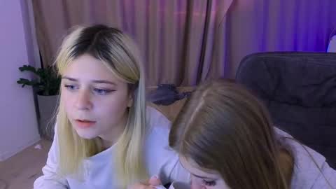 ApheliaStar online show from December 16, 4:45 pm