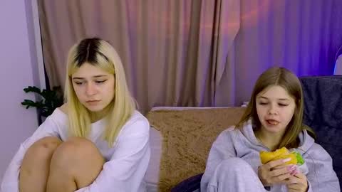 ApheliaStar online show from December 17, 5:30 pm