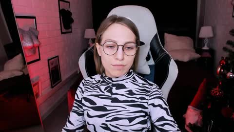 APHEX QUEEN online show from December 6, 1:44 pm