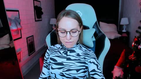 APHEX QUEEN online show from December 6, 4:49 pm