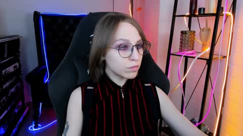 APHEX QUEEN online show from December 8, 1:03 pm